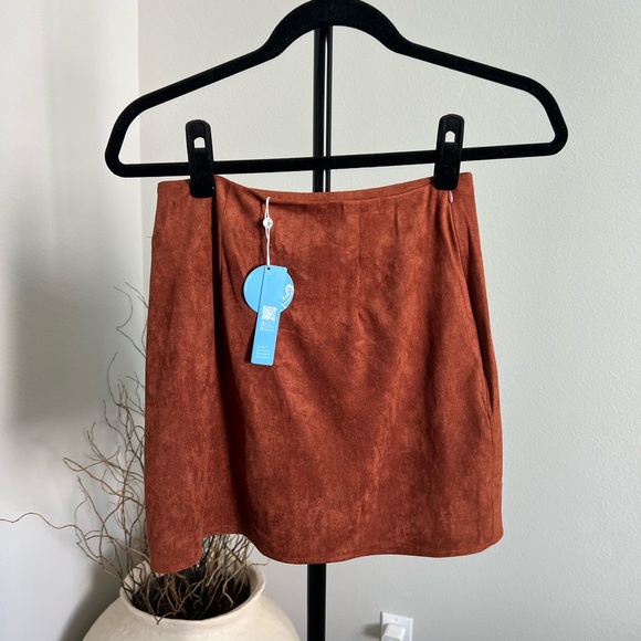 NWT Auburn Suede Mini Skirt - Picture 3 of 4